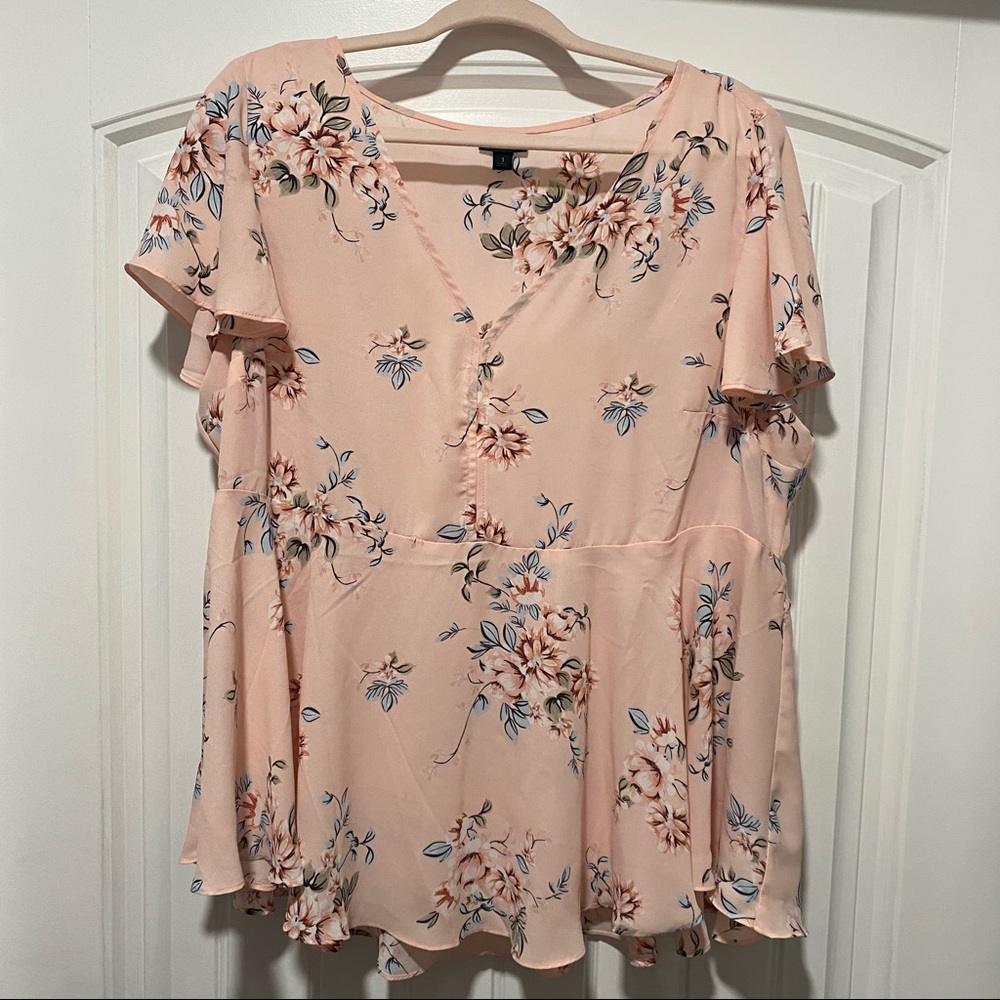 Torrid size 1 pink floral top